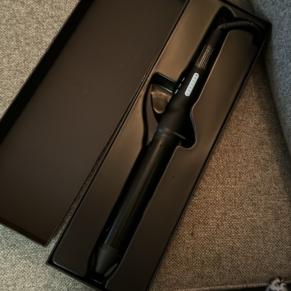 NIB BioIonic Curling Iron 1.5 Inch - Picture 4 of 4